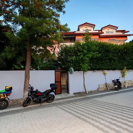 London 3* Oludeniz